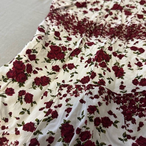 Brandy Melville backless floral dress - Picture 2 of 5